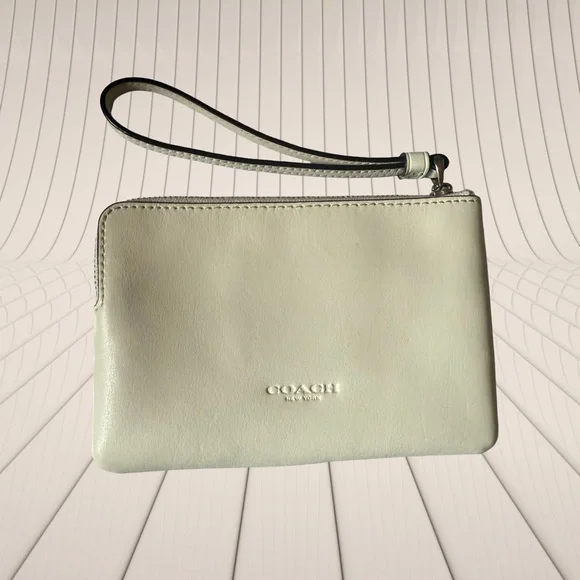 Coach Campbell's Soup Can Clutch in Red and White - Picture 4 of 5